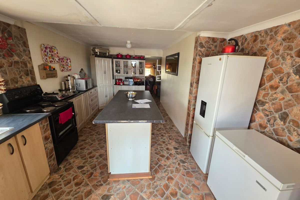 House For Sale in Roodepan - Photo 3