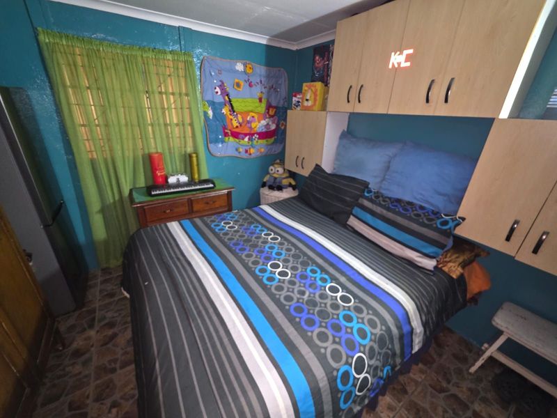 House For Sale in Roodepan - Photo 9