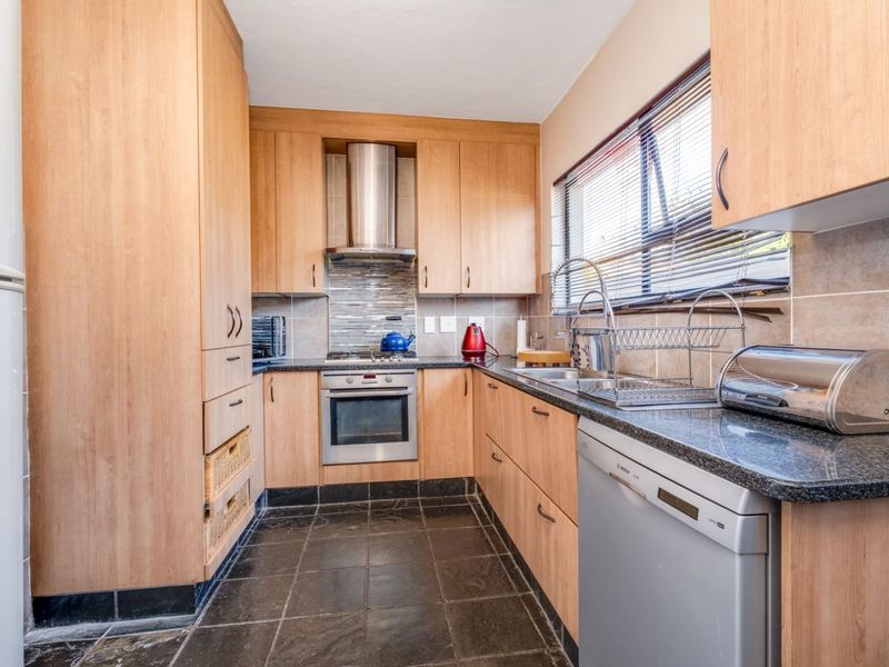 House For Sale in Greengate - Photo 3