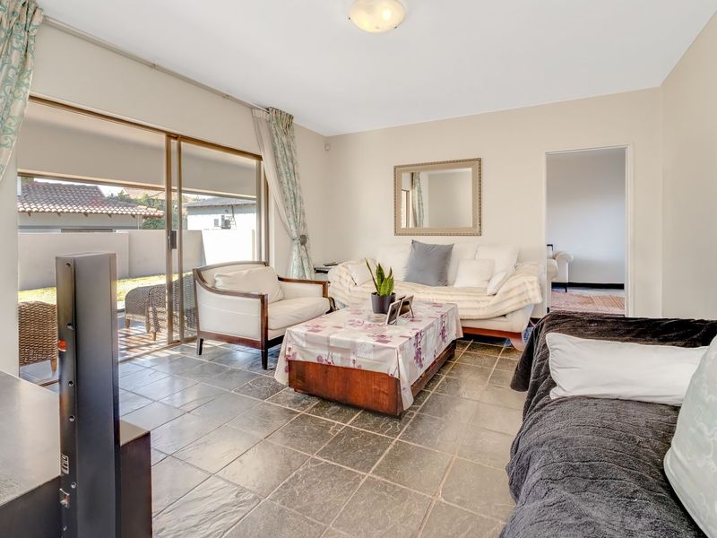 House For Sale in Greengate - Photo 10