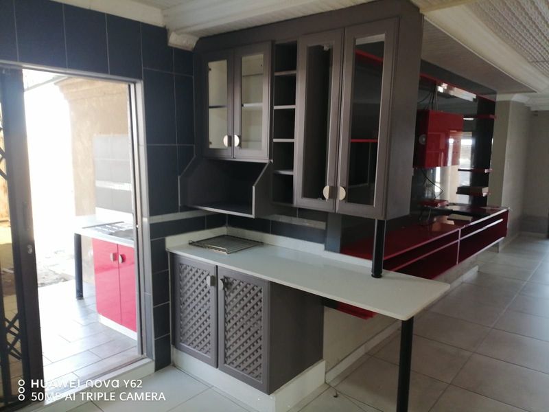 House For Sale in Seshego 9L - Photo 6