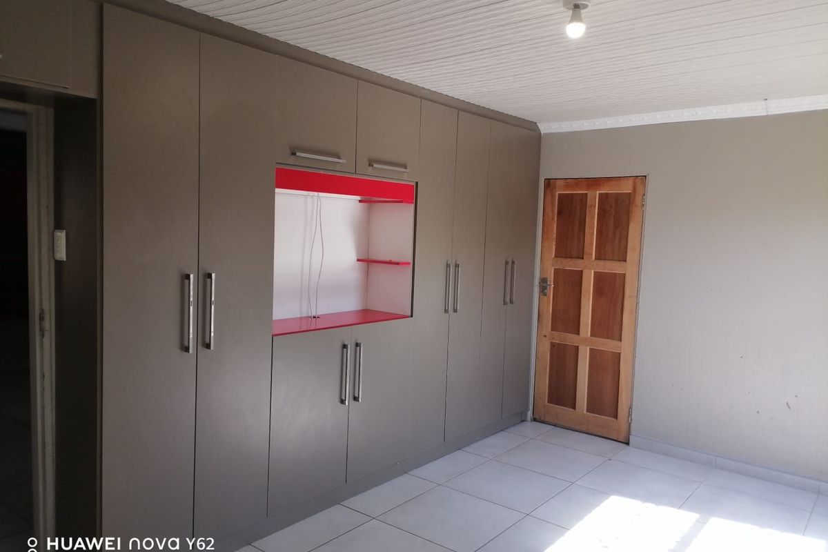 House For Sale in Seshego 9L - Photo 3