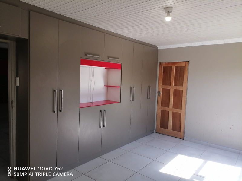 House For Sale in Seshego 9L - Photo 3