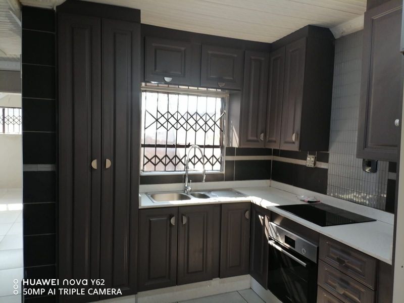 House For Sale in Seshego 9L - Photo 2