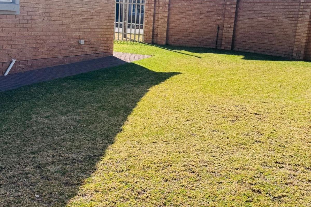 Townhouse For Sale in Tasbet Park - Photo 5