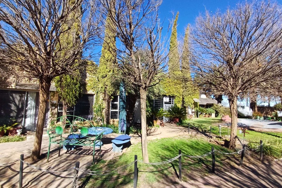 Guest House For Sale in Lichtenburg Central - Photo 2