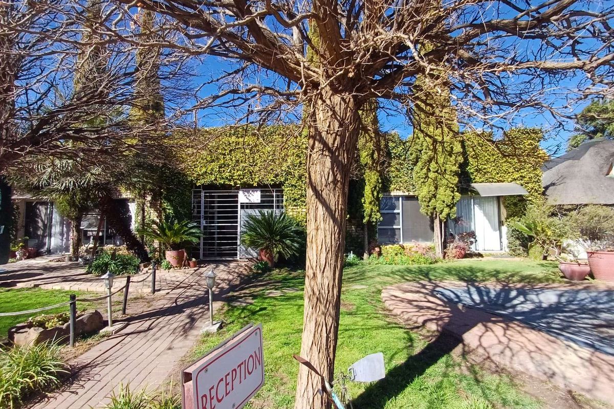 Guest House For Sale in Lichtenburg Central - Photo 3