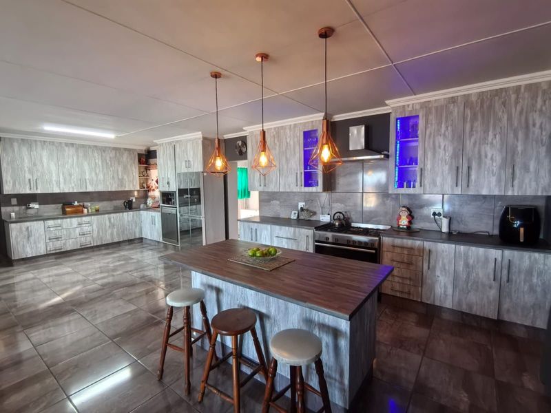 House For Sale in Dana Bay - Photo 9