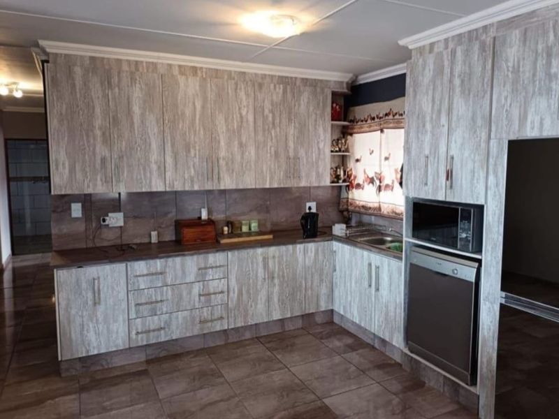 House For Sale in Dana Bay - Photo 7