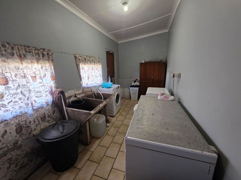 House For Sale in Beaconsfield - Photo 6