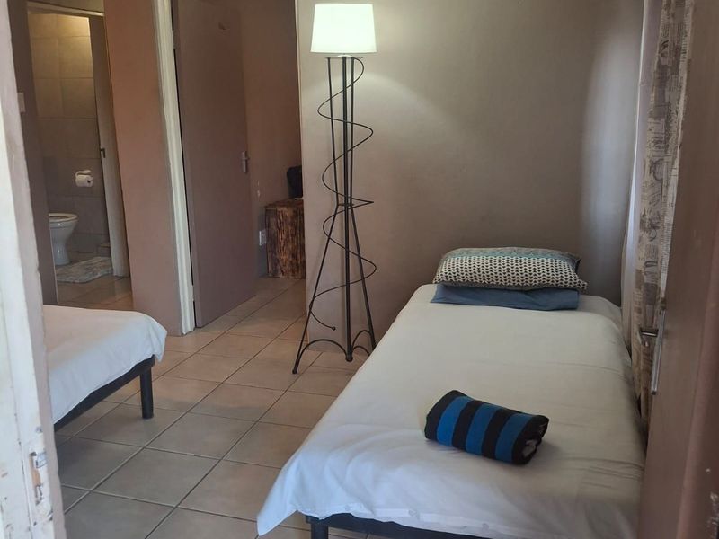 House For Sale in Beaconsfield - Photo 7