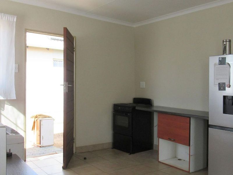 House For Sale in Palm Ridge - Photo 5