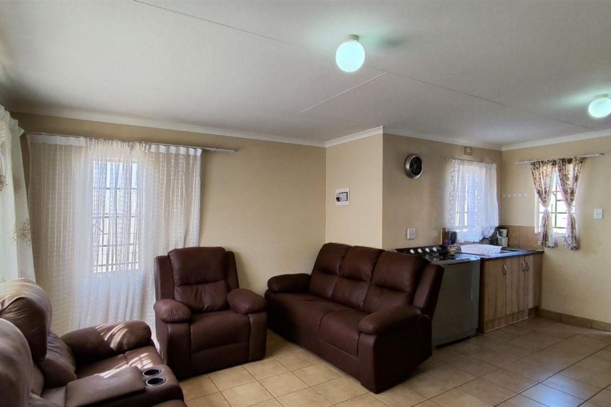 House For Sale in Palm Ridge - Photo 2