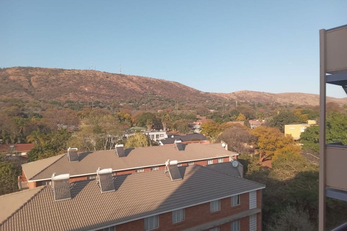 Apartment For Sale in Pretoria North - Photo 2