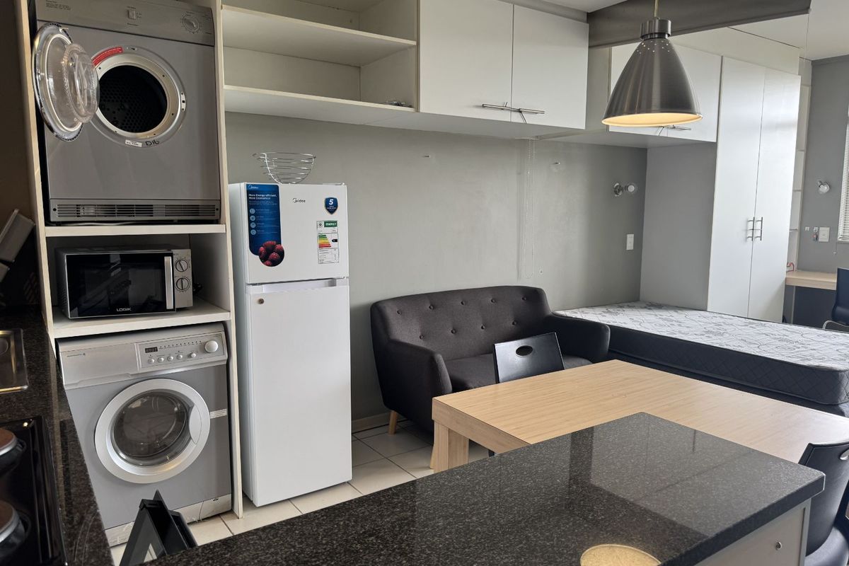 Apartment For Sale in Hillcrest - Photo 3