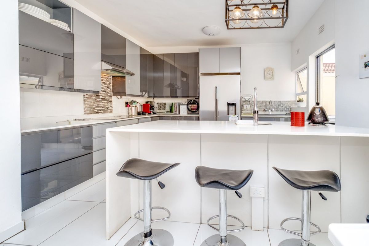 Townhouse For Sale in Fairland - Photo 5