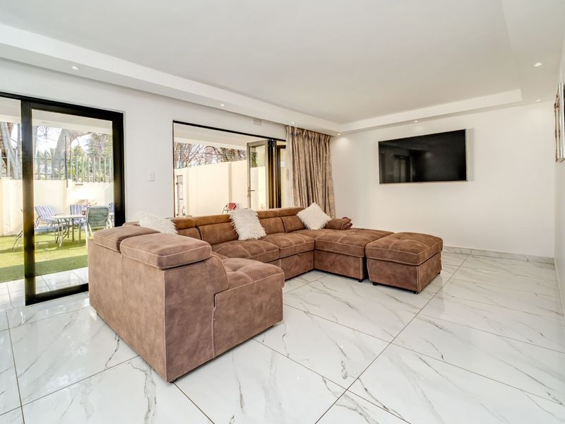 Townhouse For Sale in Fairland - Photo 2