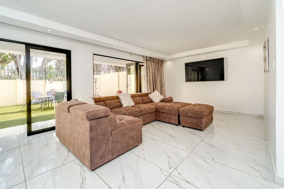 Townhouse For Sale in Fairland - Photo 2