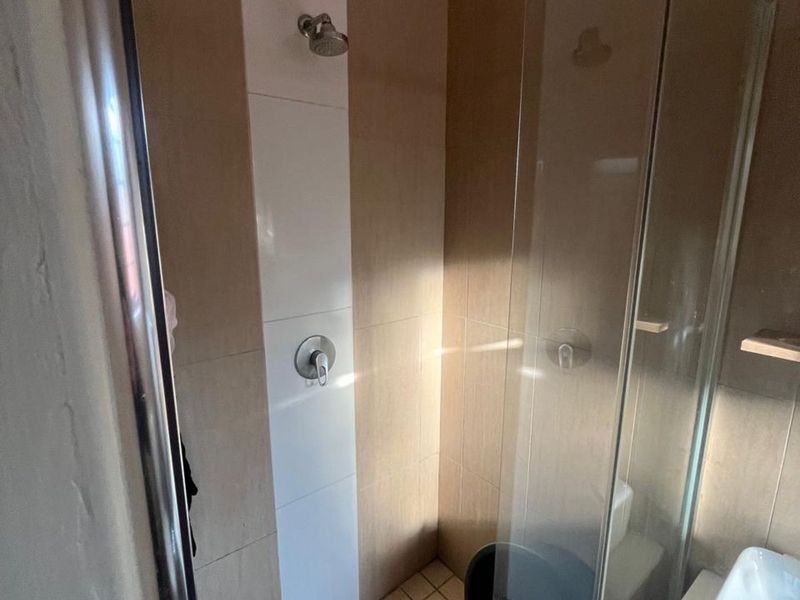 Townhouse For Sale in Annlin - Photo 10