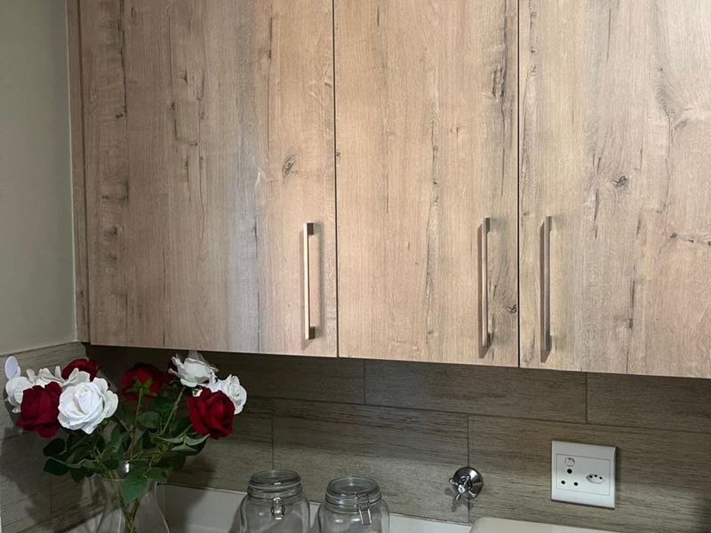 Townhouse For Sale in Annlin - Photo 5