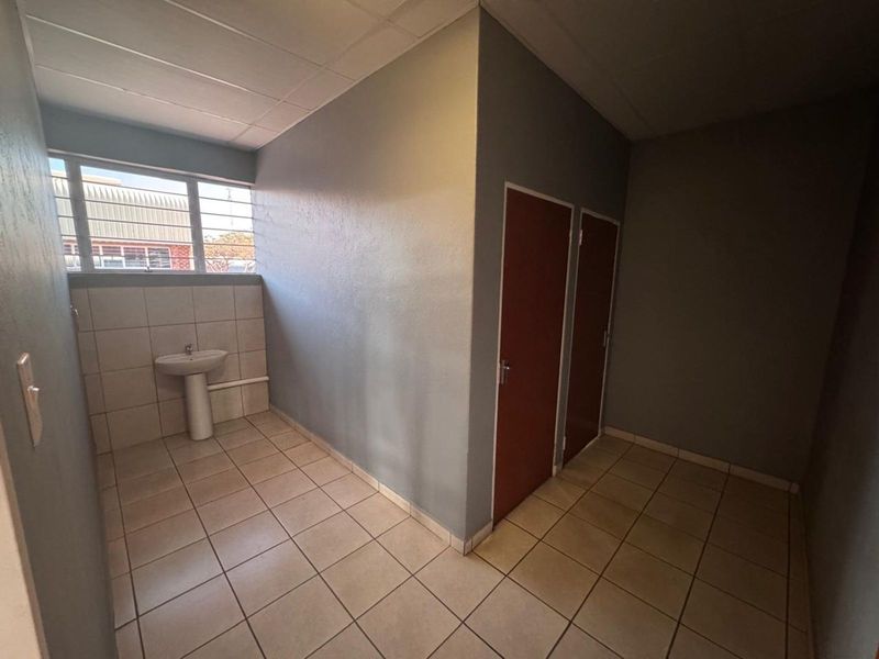 Industrial To Rent in Burgersfort Central - Photo 9