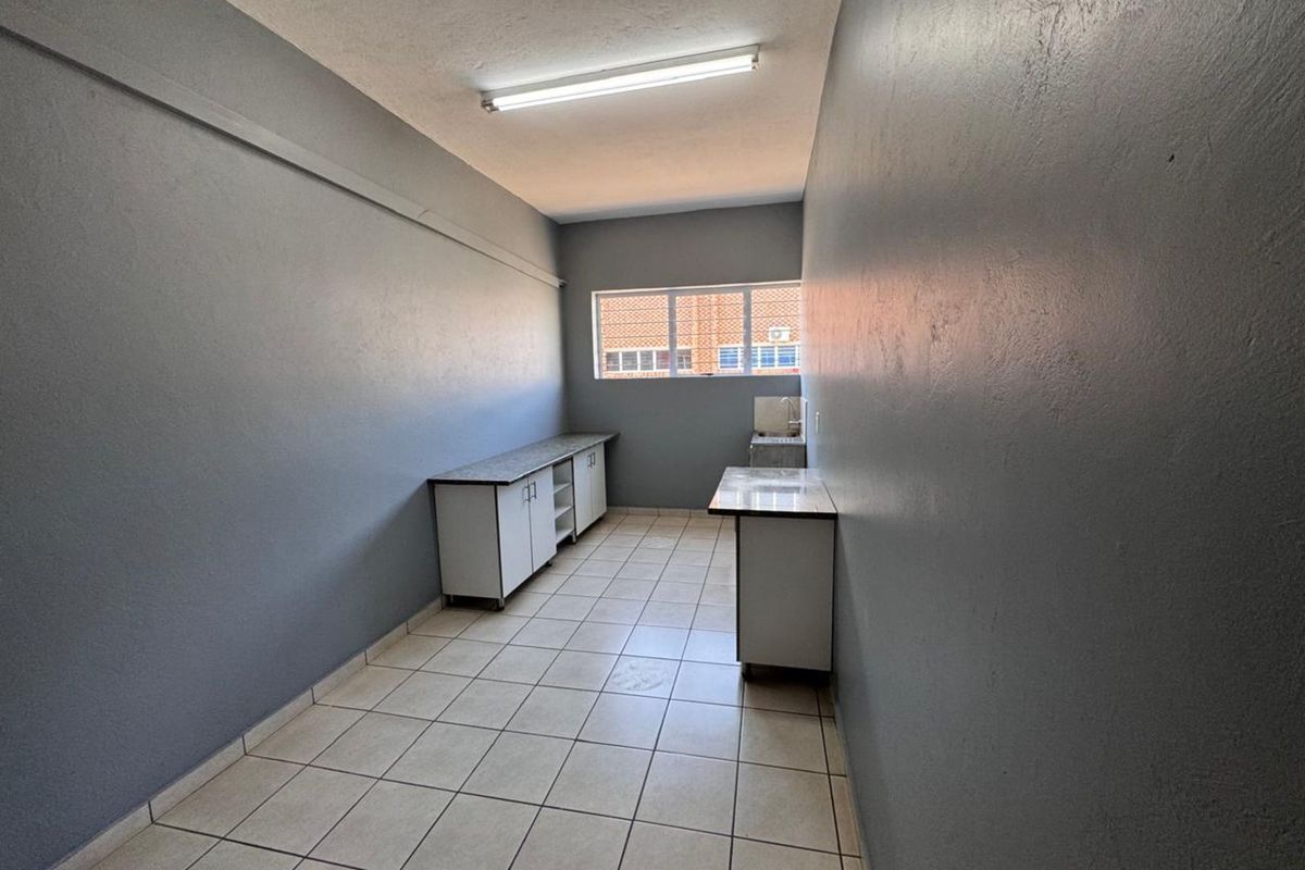 Industrial To Rent in Burgersfort Central - Photo 3