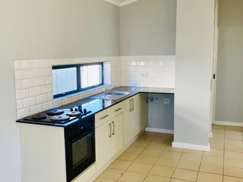 Townhouse For Sale in Bridgemeade - Photo 8