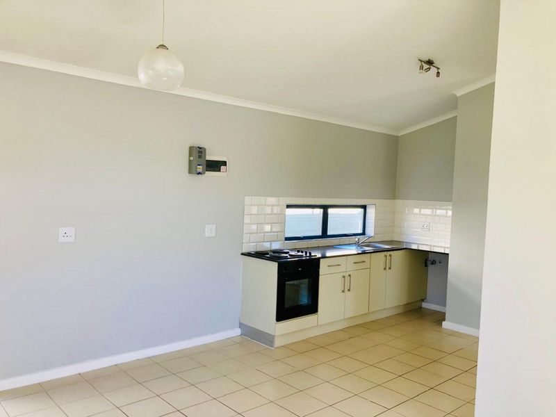 Townhouse For Sale in Bridgemeade - Photo 7