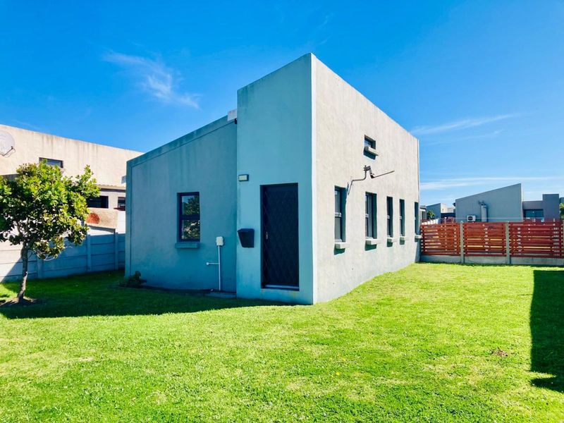 Townhouse For Sale in Bridgemeade - Photo 2