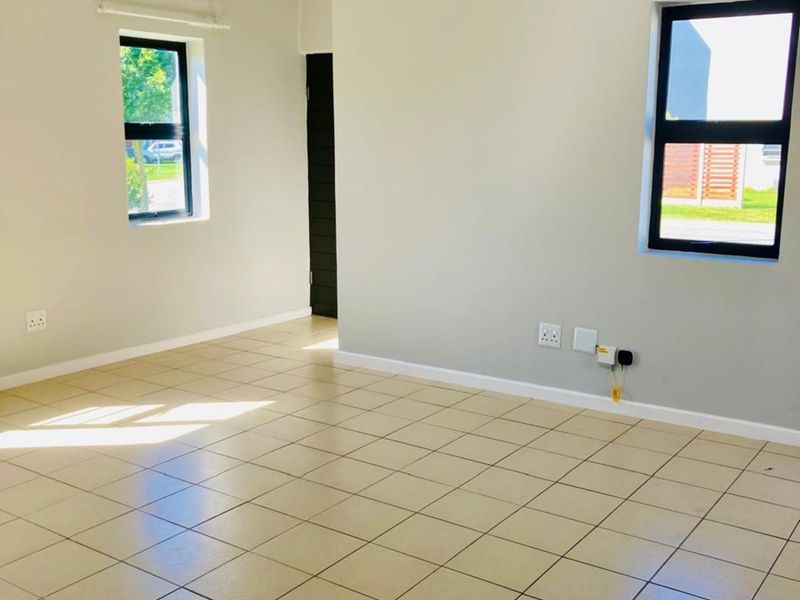 Townhouse For Sale in Bridgemeade - Photo 3