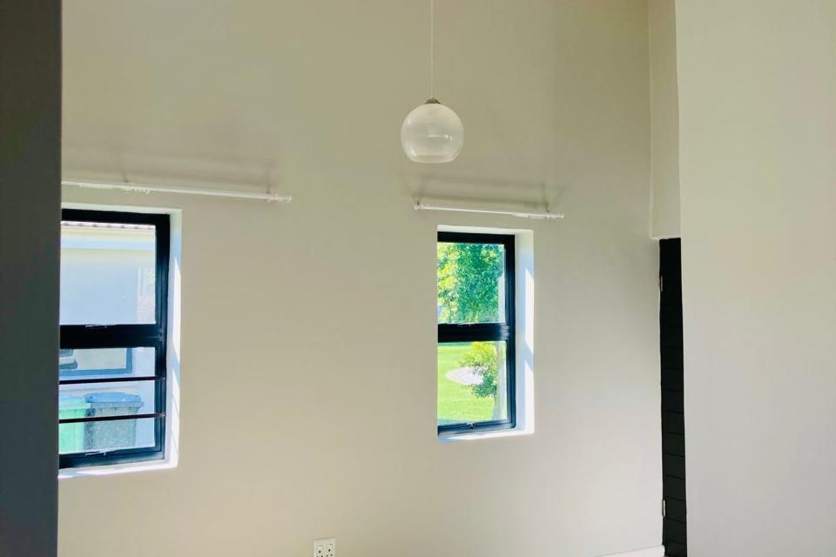 Townhouse For Sale in Bridgemeade - Photo 5