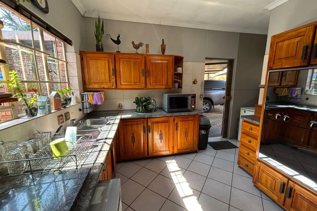 House For Sale in Waverley - Photo 5