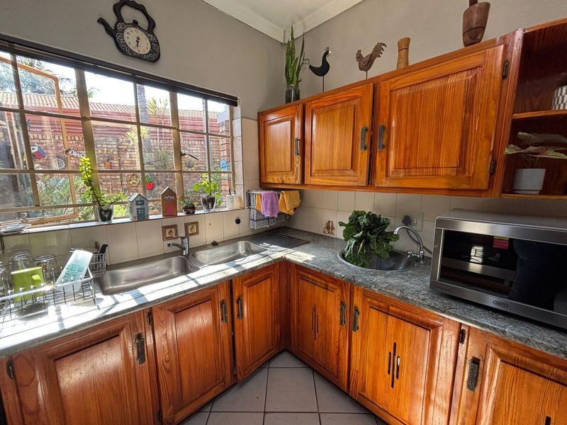 House For Sale in Waverley - Photo 6