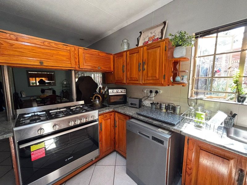 House For Sale in Waverley - Photo 7