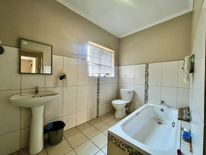 House For Sale in La Montagne - Photo 9