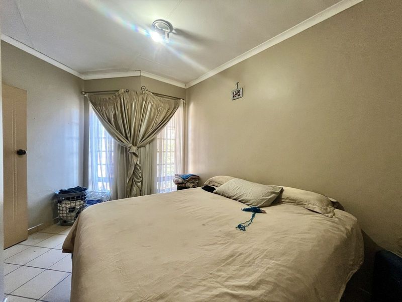 House For Sale in La Montagne - Photo 6