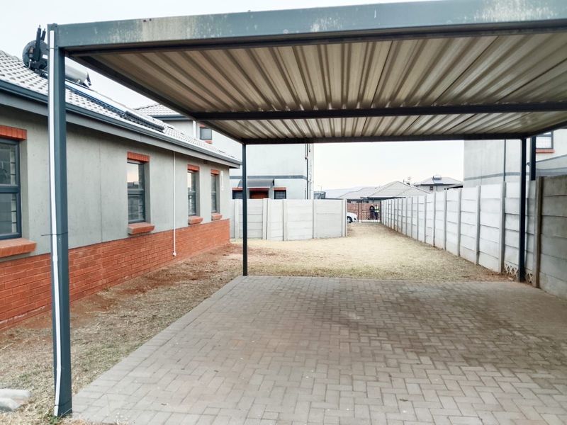 House For Sale in Leopard's Rest Security Estate - Photo 3