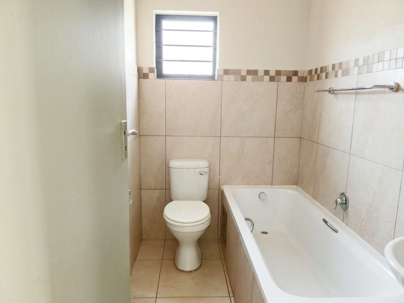 House For Sale in Leopard's Rest Security Estate - Photo 9