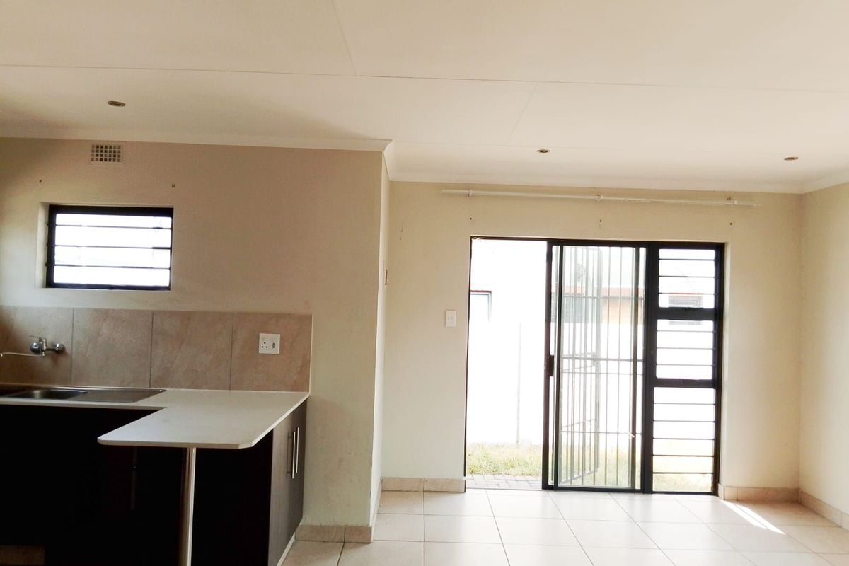 House For Sale in Leopard's Rest Security Estate - Photo 5
