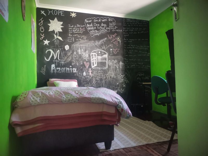 House For Sale in West End - Photo 9