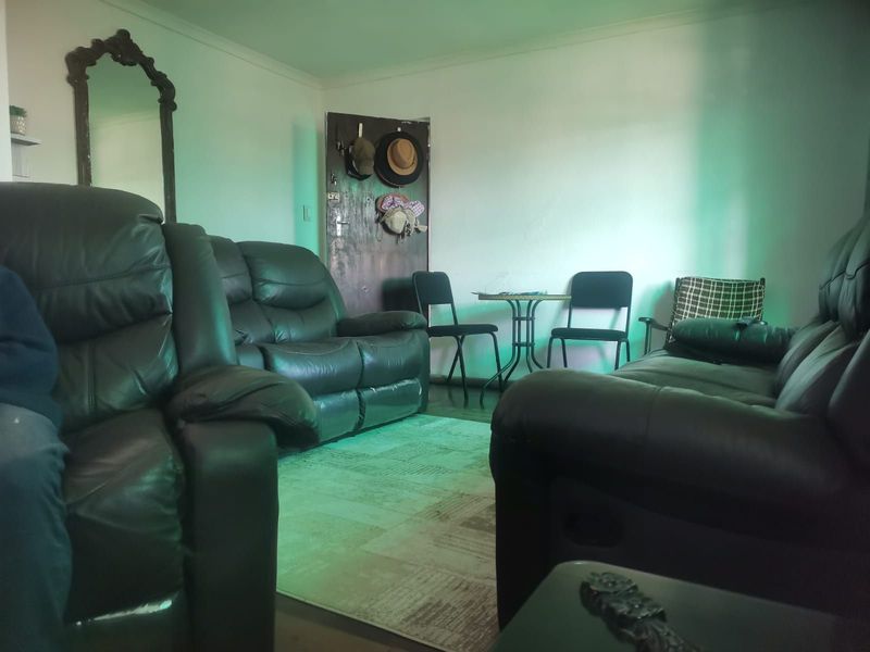 House For Sale in West End - Photo 6