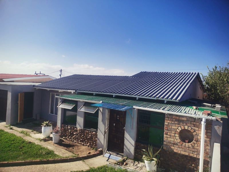 House For Sale in West End - Photo 5