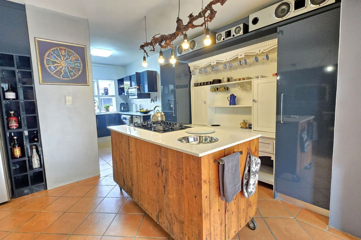 House For Sale in Pine Acres - Photo 3