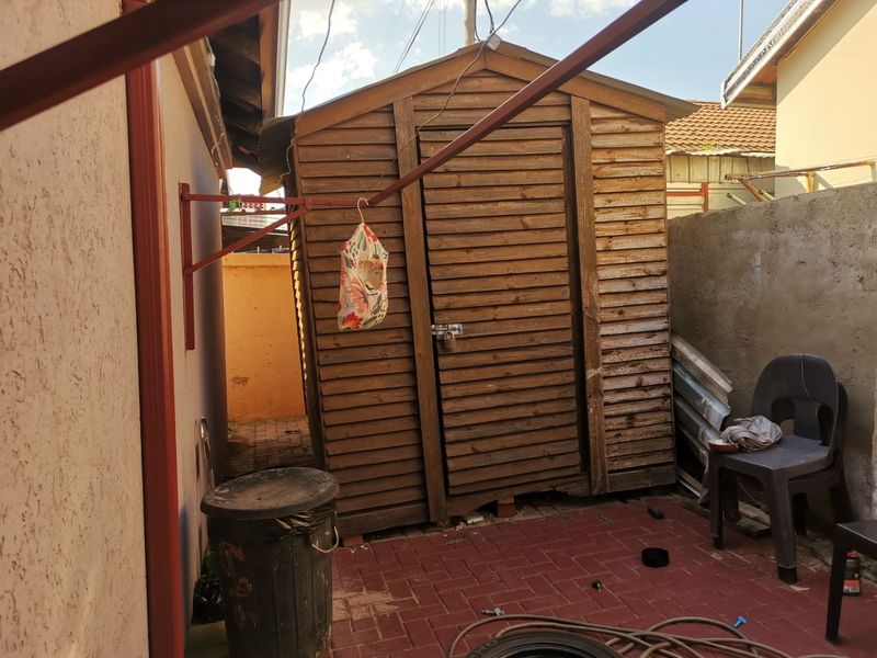 House For Sale in Soshanguve Ext - Photo 5