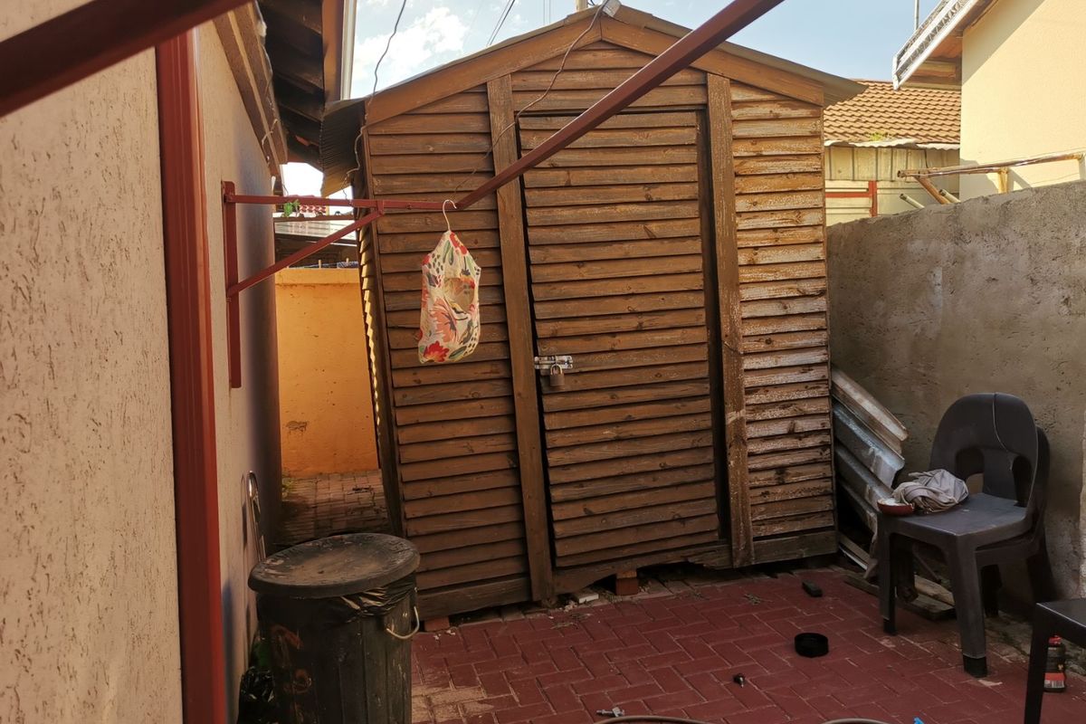 House For Sale in Soshanguve Ext - Photo 5