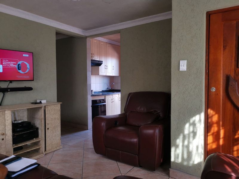 House For Sale in Soshanguve Ext - Photo 9