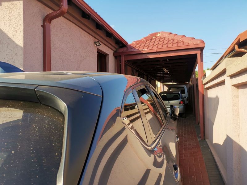 House For Sale in Soshanguve Ext - Photo 4