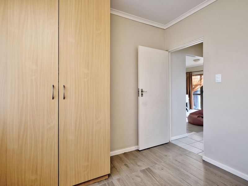 Townhouse For Sale in Kabega - Photo 6