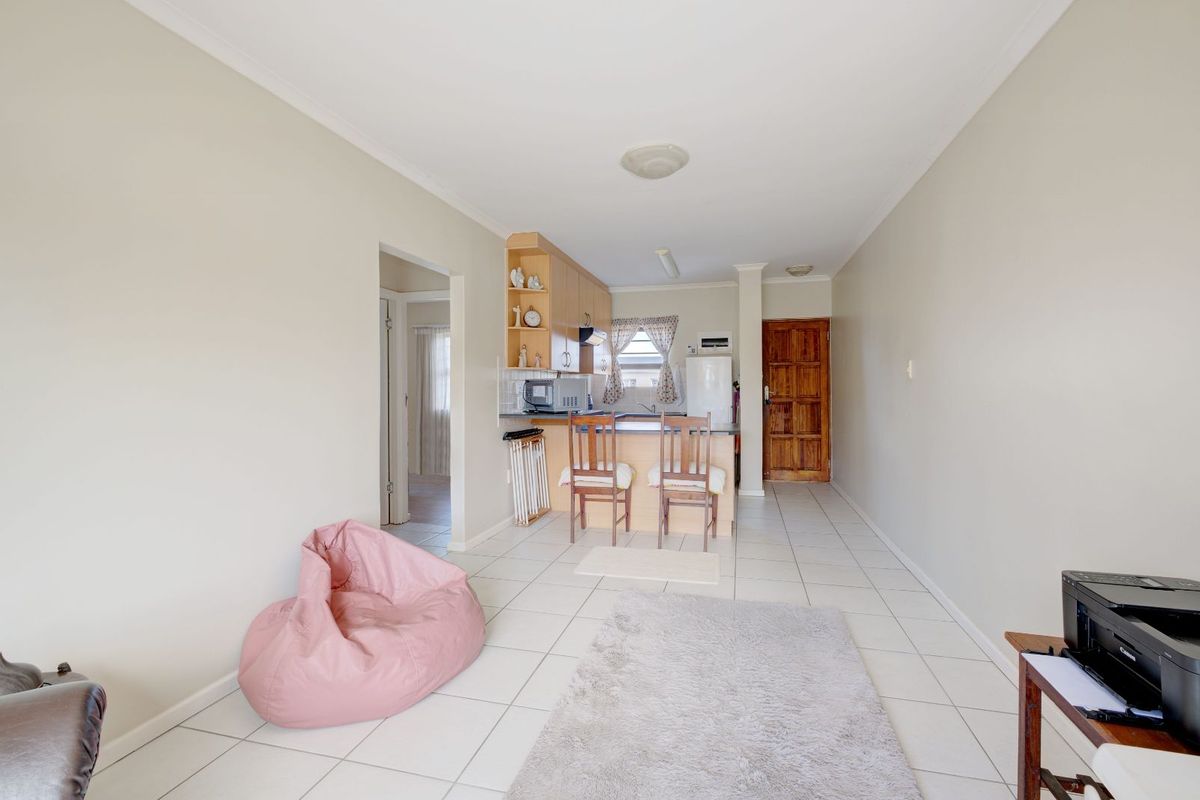 Townhouse For Sale in Kabega - Photo 4