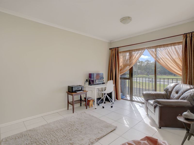 Townhouse For Sale in Kabega - Photo 5